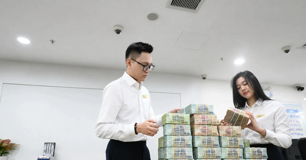 Thấy gì về biến động lãi suất ngân hàng?