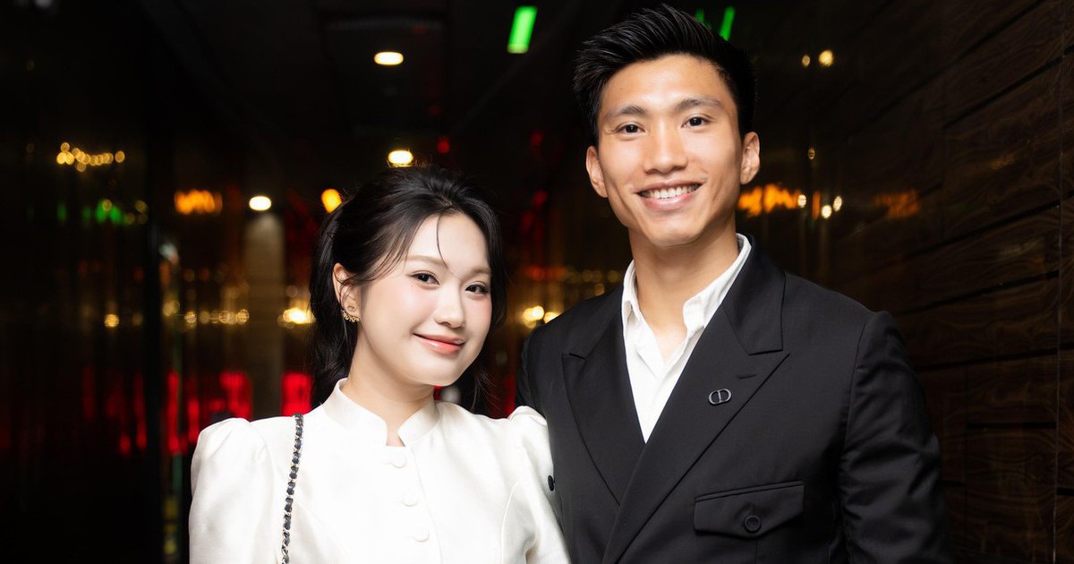 Đoàn Văn Hậu - Doãn Hải My lộ diện sau ồn ào, đẹp nức nở dùng kính lúp soi cũng không ra khuyết điểm