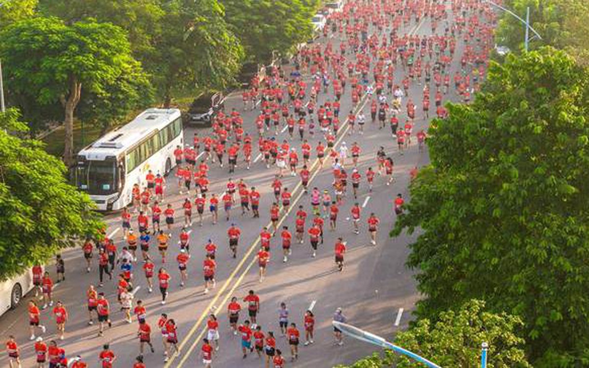 Giải chạy quy mô lớn góp thêm động lực cho kinh tế Hà Nội