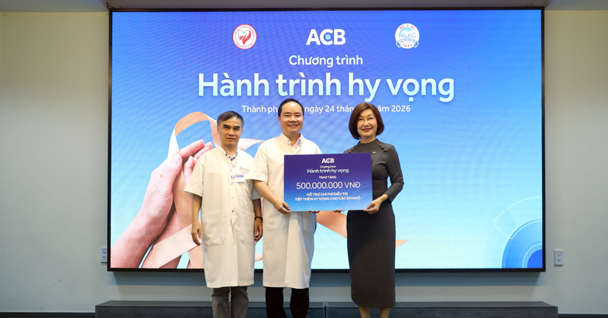 Hành trình Hy vọng đến Huế: ACB trao 500 triệu đồng hỗ trợ bệnh nhi nhân dịp Trung thu