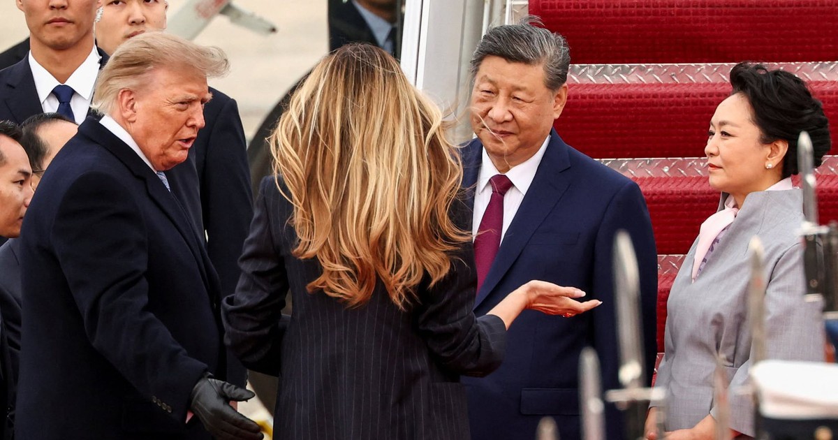 Chuyên gia 40 năm kinh nghiệm soi màn chào đón ông Tập Cận Bình của ông Trump: Nhiều chi tiết đáng chú ý