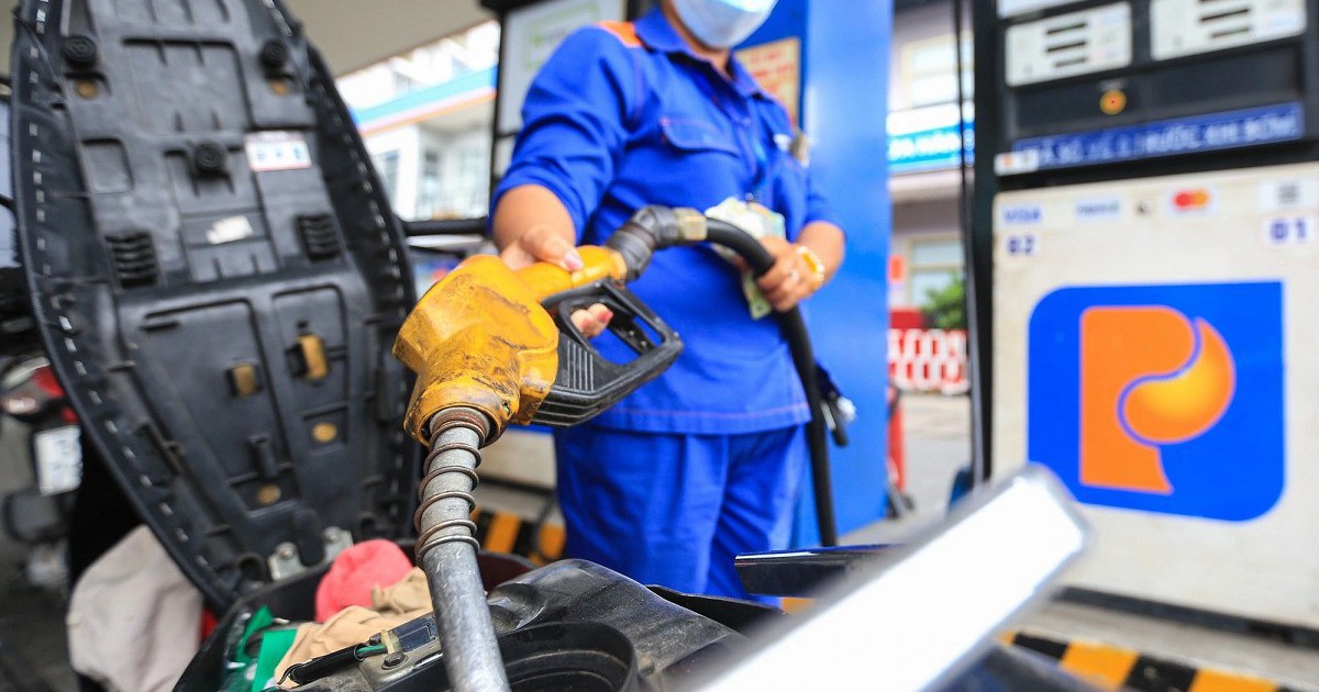 Xăng tăng giá 27.000 đồng/lít: 4 việc cần làm ngay