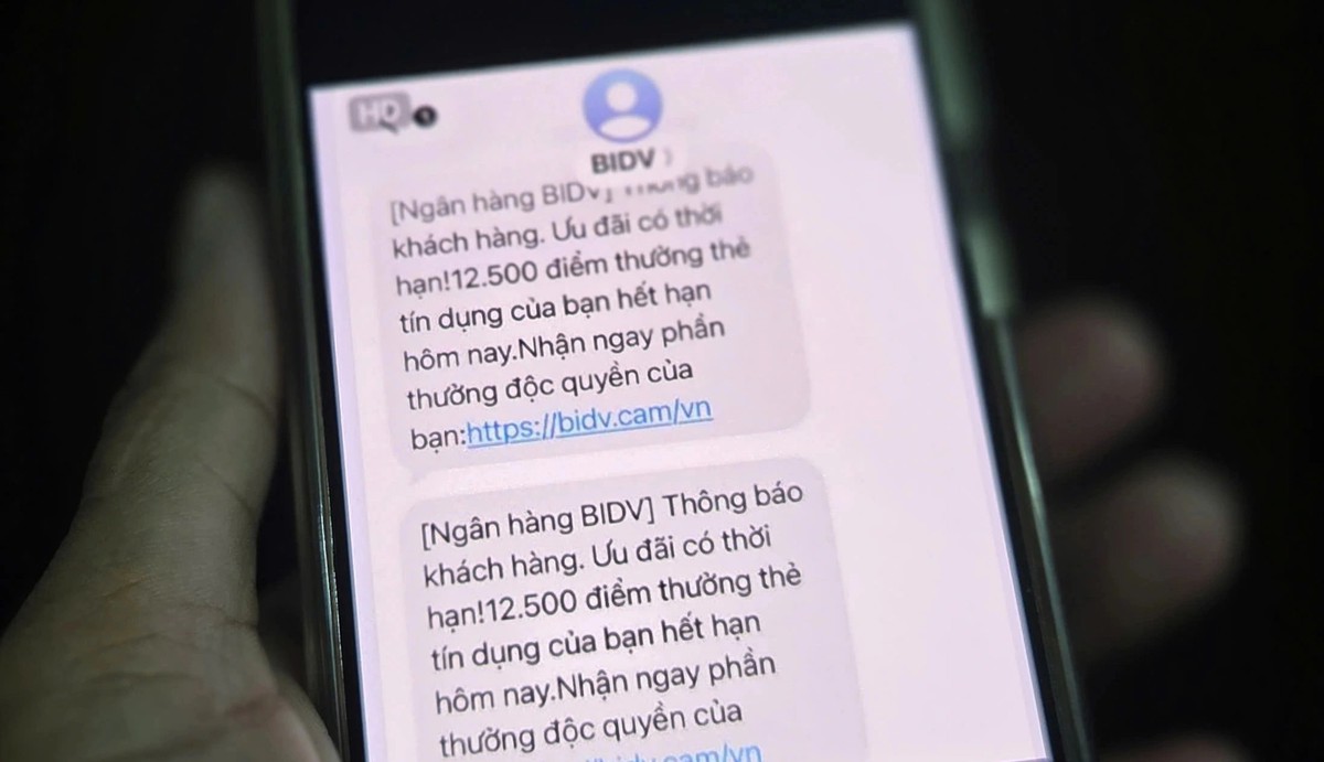 Công an phát thông báo đến tất cả những người nhận được tin nhắn SMS gửi từ ngân hàng với nội dung sau