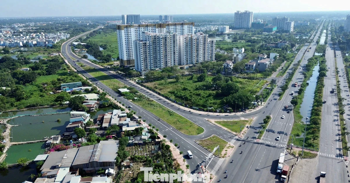 Vì sao nút giao quốc lộ gần 600 tỷ ở TPHCM đã hoàn thành vẫn phải "đắp chiếu"?