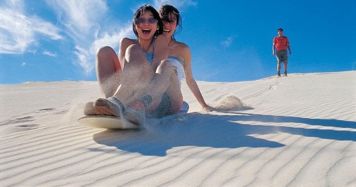 Phát hiện "tiểu sa mạc Sahara" ở Việt Nam có hồ rộng 70 ha, kỳ nghỉ 5 ngày đón hơn 10.000 lượt khách