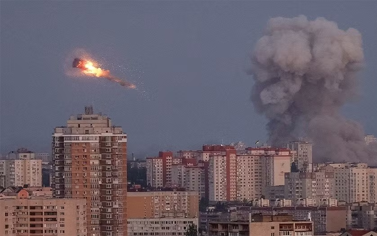 Nga dồn dập đánh vào Kiev: 3 tháng thiệt hại hơn 4 năm