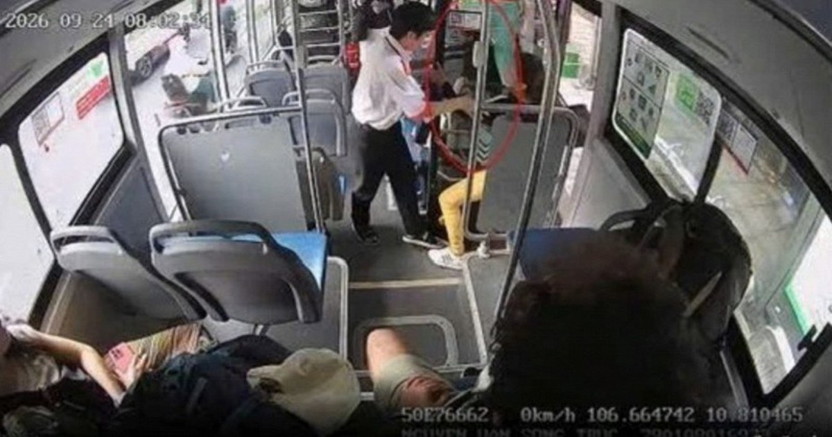 Camera ghi lại cảnh tiếp viên xe buýt xô đẩy khách xuống xe: Đã có kết quả xử lý