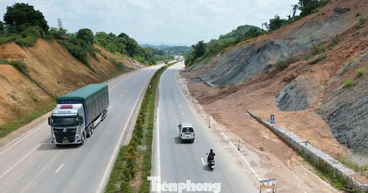 Quốc lộ 4B Lạng Sơn đi Quảng Ninh còn nhiều sạt lở, phong tỏa lòng đường