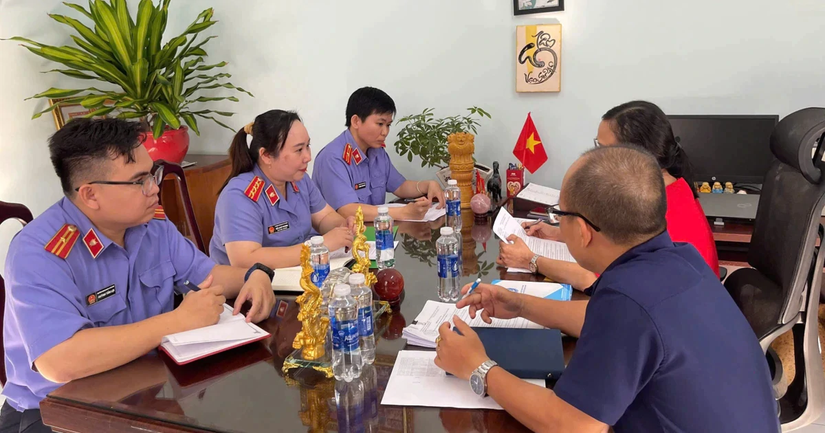 Viện Kiểm sát khởi kiện doanh nghiệp nợ bảo hiểm của người lao động