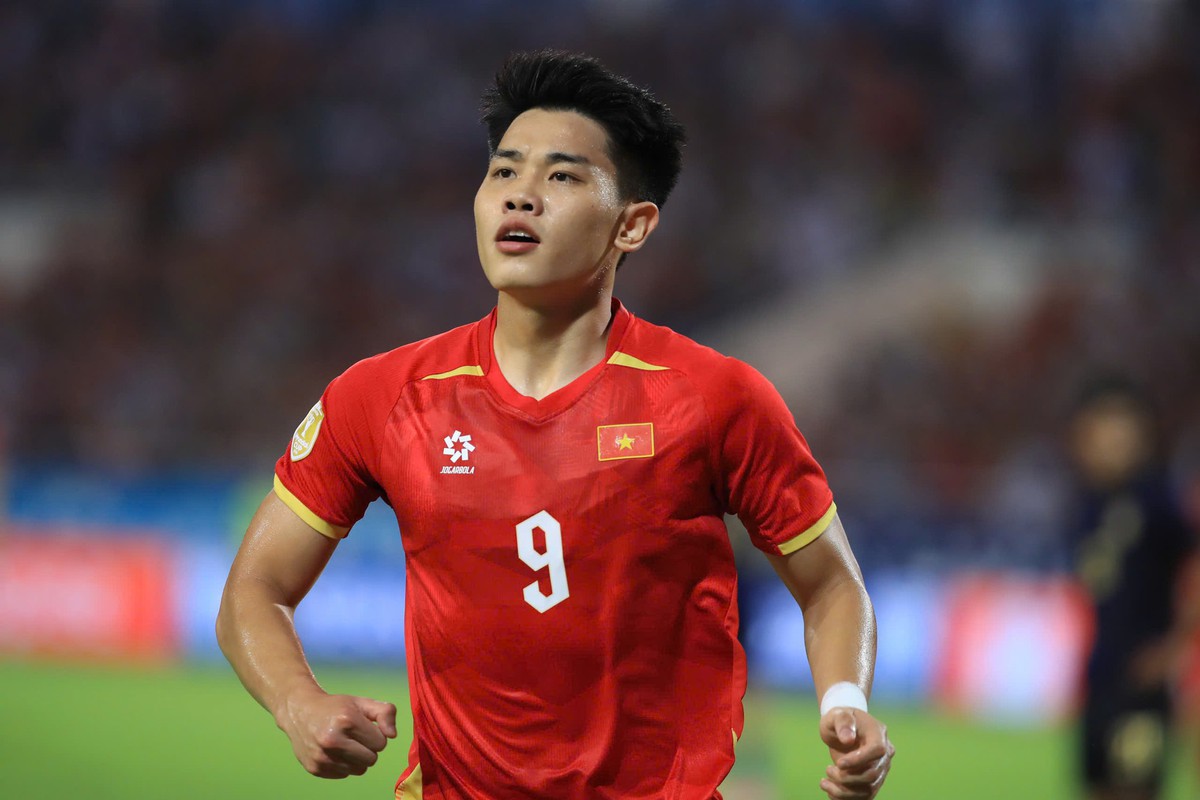 Việt kiều 19 tuổi kiến tạo cho Đình Bắc, tuyển Việt Nam đánh bại cường địch theo kịch bản "nghẹt thở"