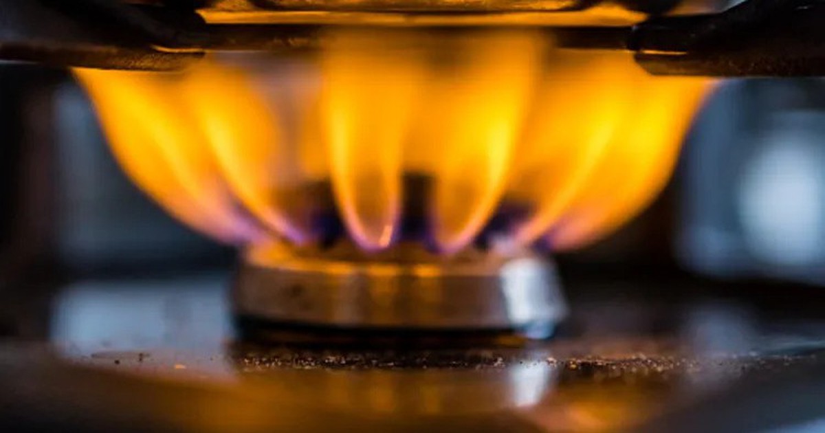 Vì sao lửa bếp gas bỗng chuyển màu cam? Có 1 nguyên nhân không nên xem nhẹ