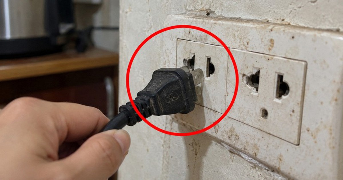 Phích cắm điện bị lỏng nên làm gì đầu tiên?