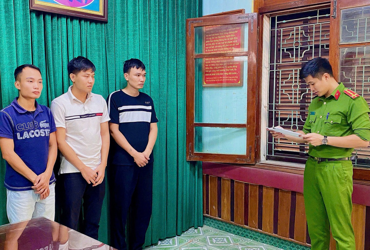 Điều tra loạt giao dịch tổng 2,8 tỷ đồng, công an khởi tố Vũ Quang Huy SN 1991 và 2 bị can