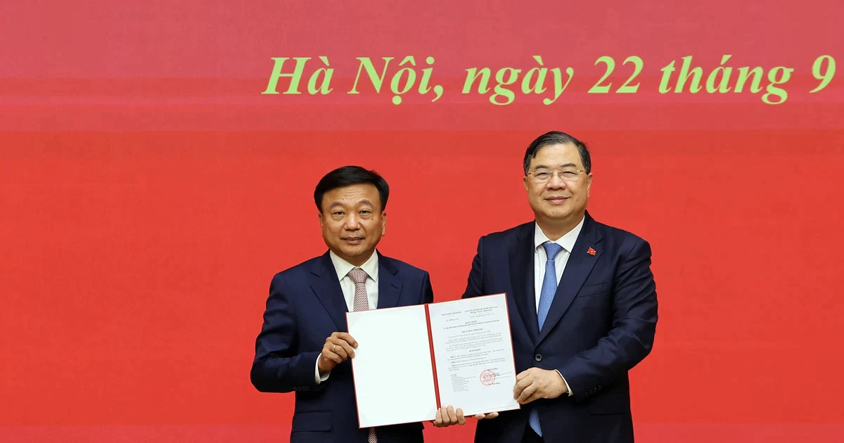 Thủ tướng điều động, bổ nhiệm, phê chuẩn nhân sự