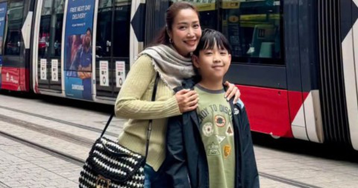 Ốc Thanh Vân đưa con trai trở lại Úc