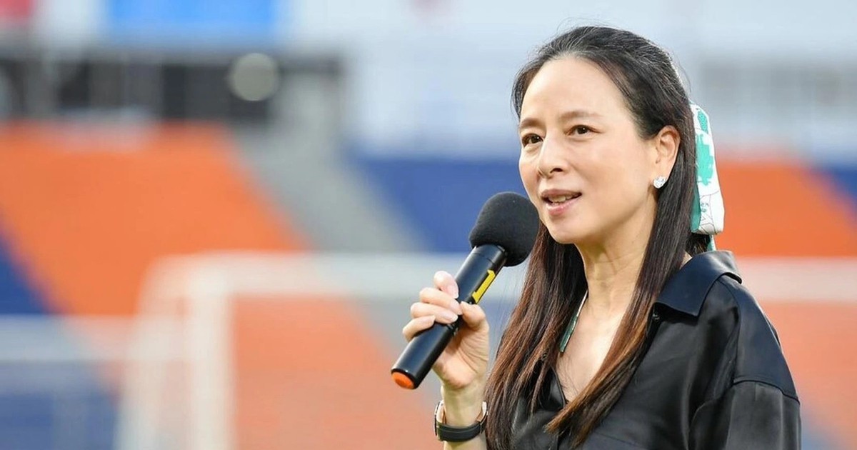 Madam Pang từ bỏ quyền lực ở CLB, trở thành "bà trùm" bóng đá Thái Lan thế nào?