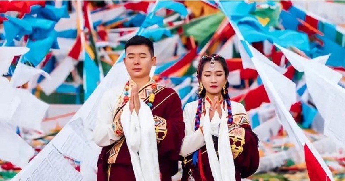 Tại sao người Tây Tạng lại tặng nhau khăn trắng?