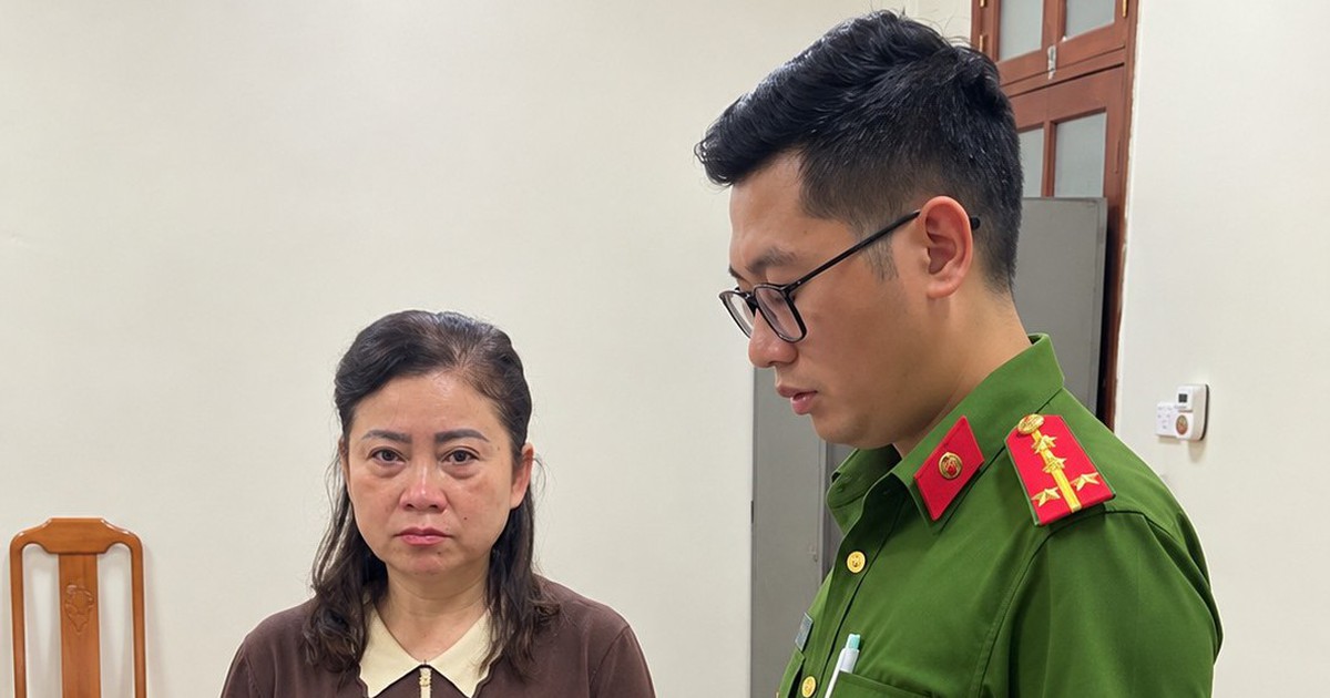 Ra lệnh bắt tạm giam, khám xét nơi làm việc của trưởng phòng thuế Lộc Thị Hồng SN 1970
