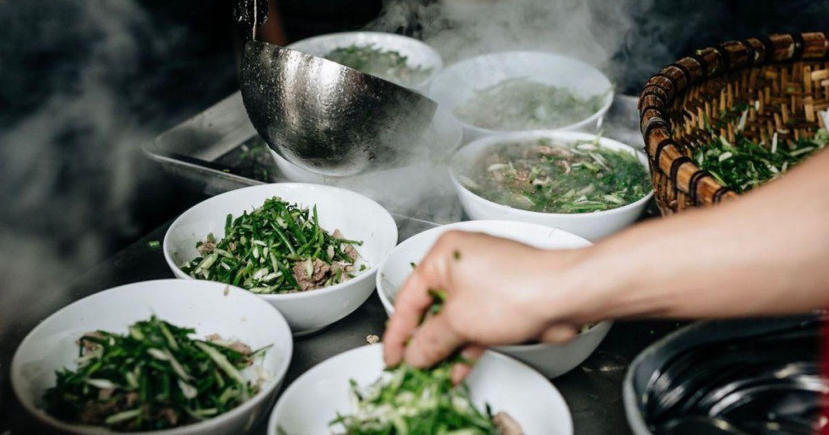 Lời khuyên cho những ai mê ăn phở vào mùa thu