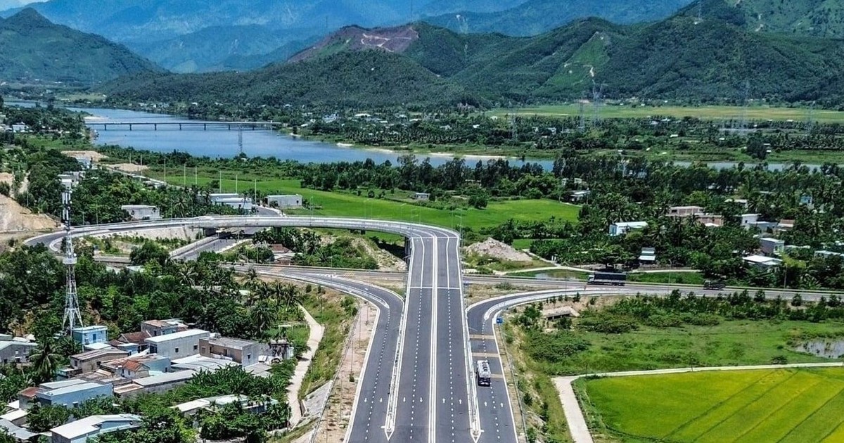 Khu đô thị hơn 7.100 tỷ đồng của liên danh Sun Group tại thành phố có đường bờ biển dài nhất Việt Nam vừa đề xuất bỏ biệt thự nhà vườn, tăng hơn 500 lô liền kề