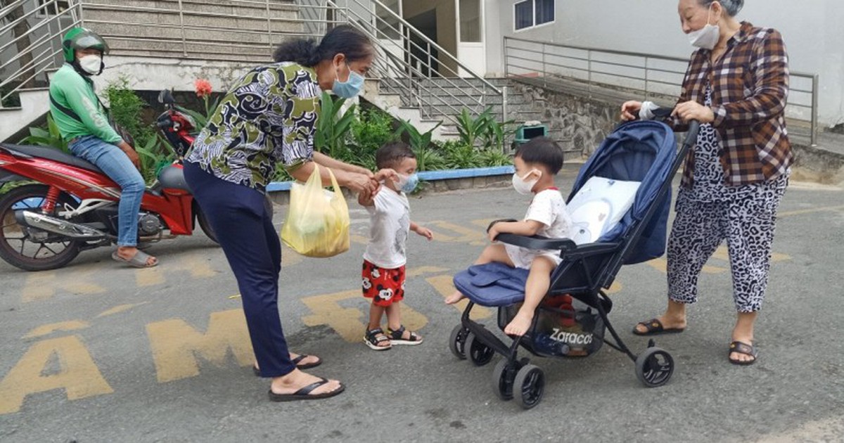 Ông bà chăm cháu hãy nhớ nguyên tắc "4 không" để gia trung yên ổn, thuận hòa