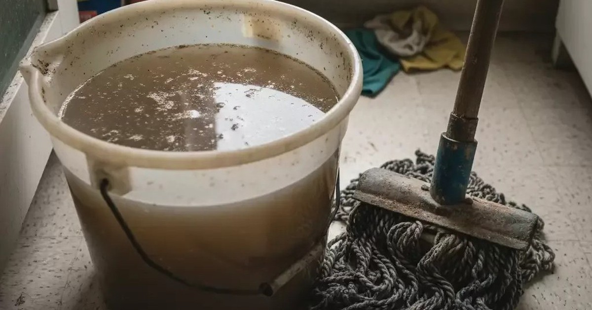 Giải pháp "thoát mùi" tanh sau khi lau nhà