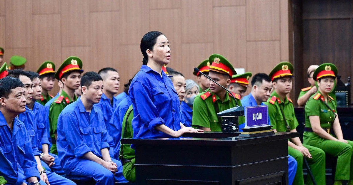 "Bà trùm" khai đánh chửi nhân viên bảo vệ, đưa tiền ép mở cổng viện tâm thần