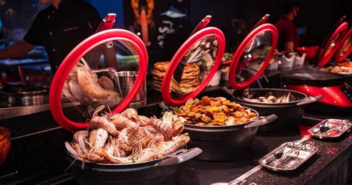 Nhịn đói cả ngày, vào quán chỉ gắp thịt bò và hải sản nhưng vì sao bạn không bao giờ lời khi ăn buffet?