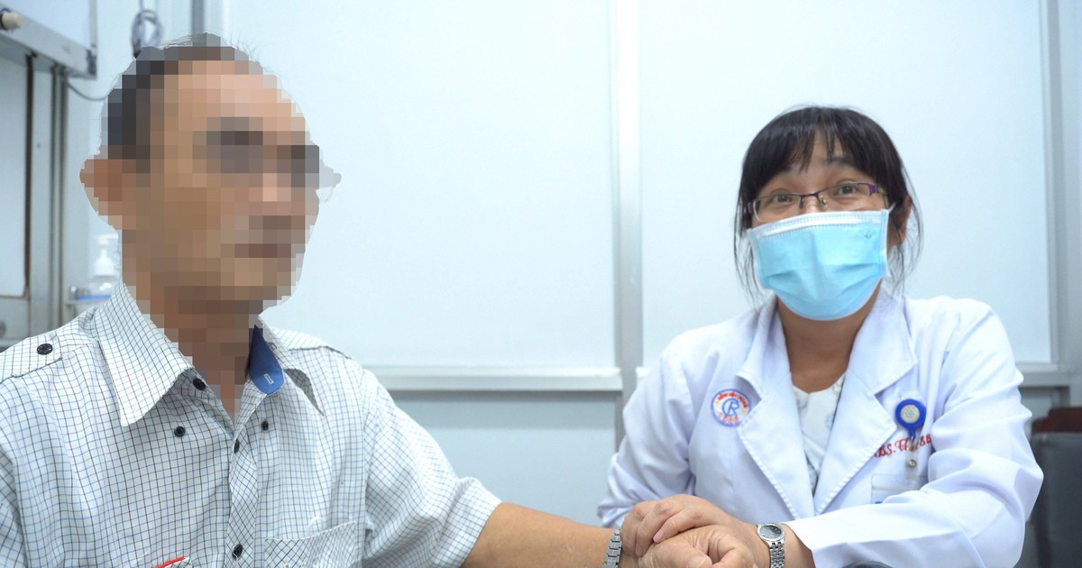 Người đàn ông nhiều lần rửa phổi vì căn bệnh hiếm gặp, chỉ vài ca trên triệu dân