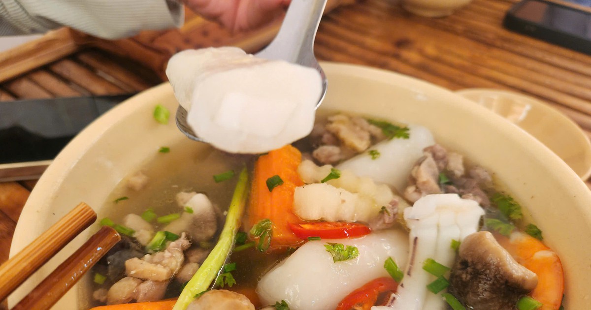 Về miền Tây thưởng thức tô bánh canh "có một không hai"