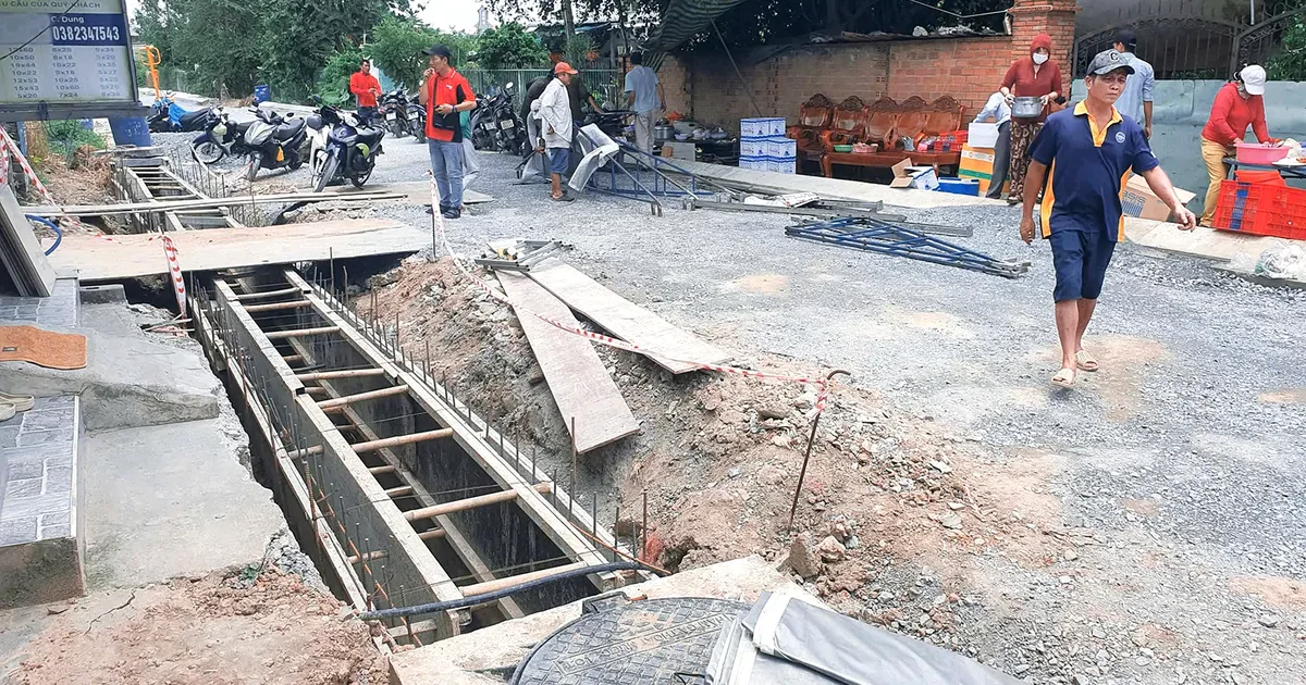 Hết hạn thi công, 2 tuyến đường ở Củ Chi vẫn dang dở