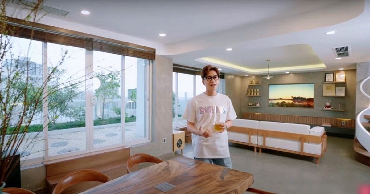 Căn nhà 270m², đập thông 3 tầng của Ngô Kiến Huy