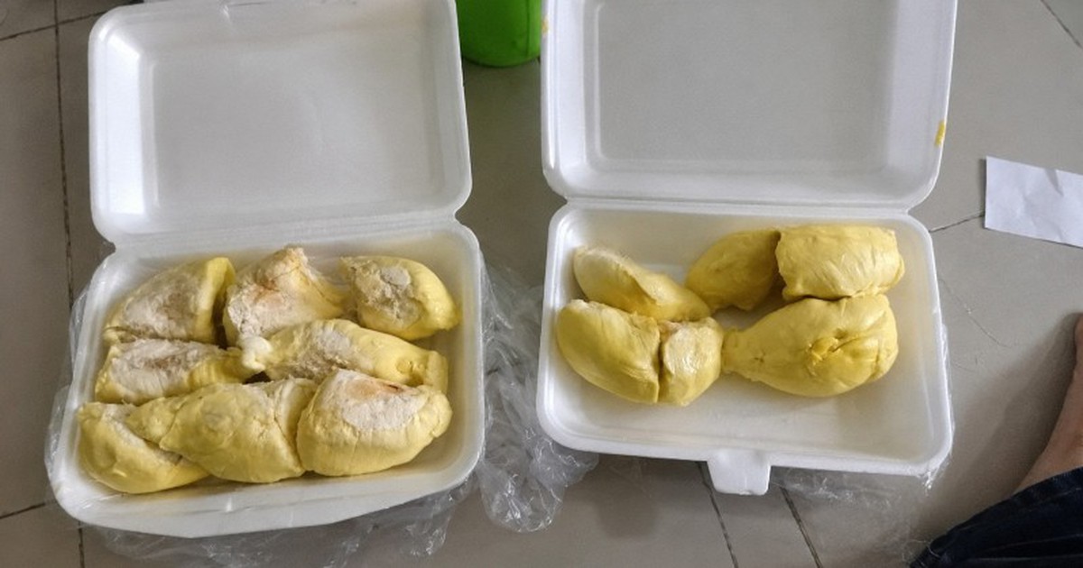 Hai hộp sầu riêng "thị phi" khiến hơn 12 nghìn cư dân mạng Việt tranh luận lúc này: Bạn đứng về "phe" con gái hay người mẹ?