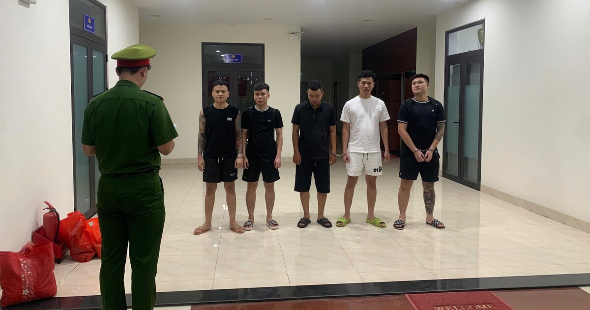 Phá đường dây dùng hình ảnh, video của Huấn Hoa Hồng để quảng cáo cho vay tiền