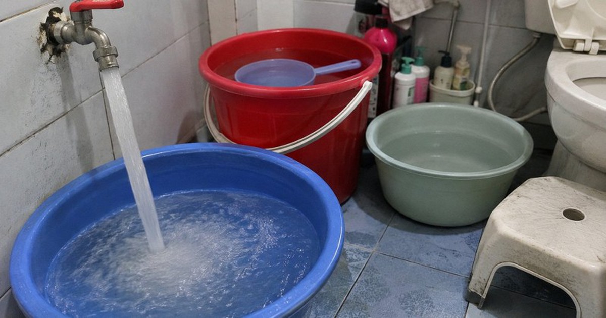 Lời khuyên cho những gia đình thường trữ nước máy trong xô, chậu