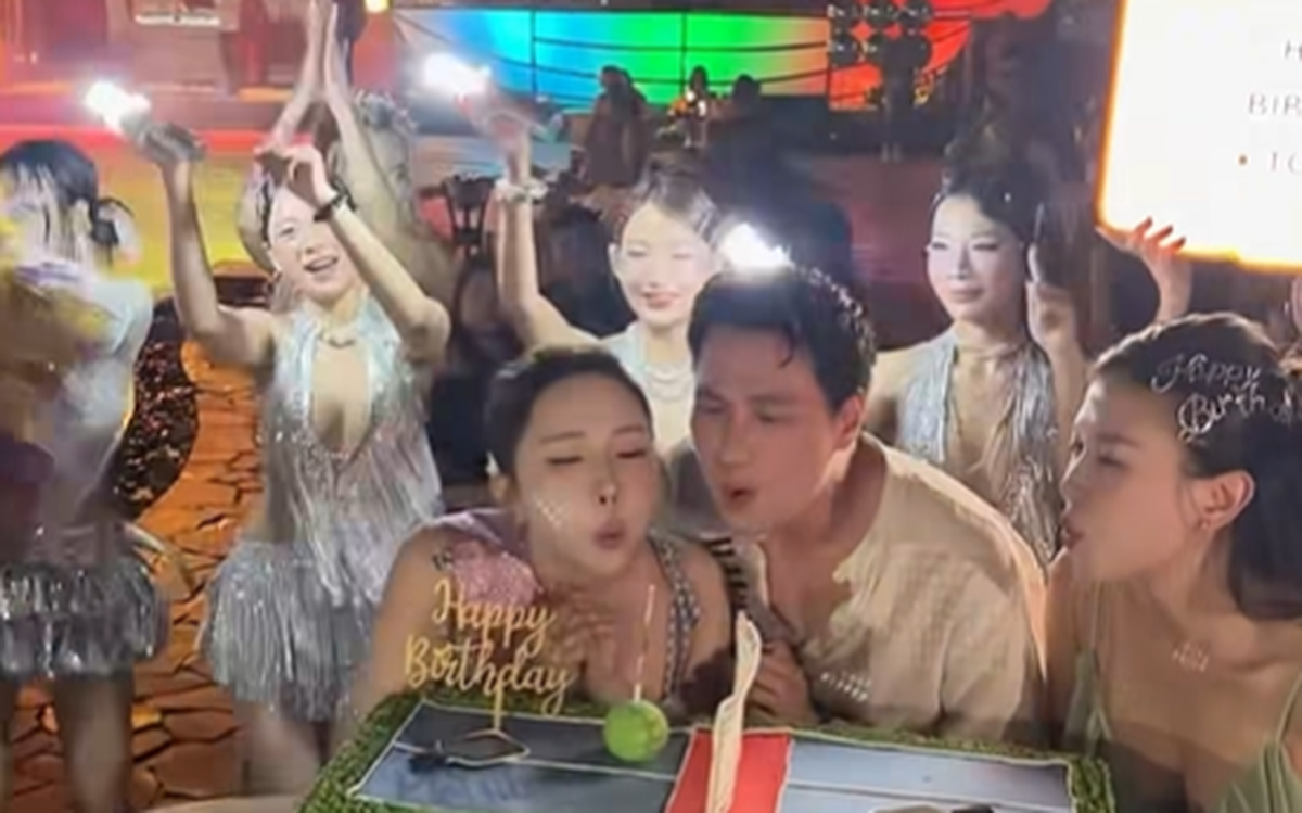 Tình hình của Việt Anh - Quỳnh Nga