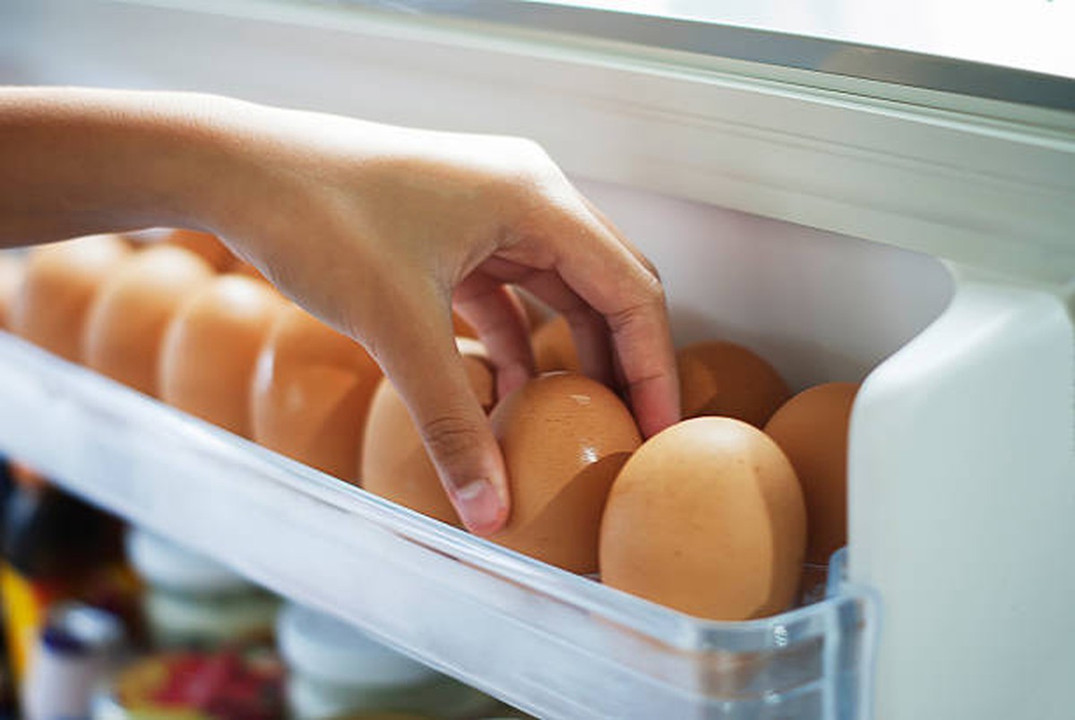 Lời khuyên cho các gia đình hay để trứng trong tủ lạnh
