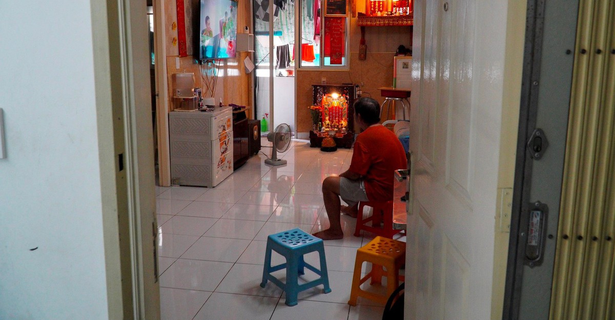 Cách nhau chưa đầy 500m, giá căn hộ chênh gấp 3...