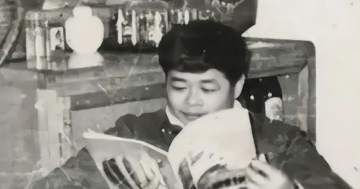 Cậu bé bỏ học năm 14 tuổi vì nhà nghèo, sau này thành "ông trùm kính" thế giới, quay về tặng trường cũ hàng chục tỷ đồng