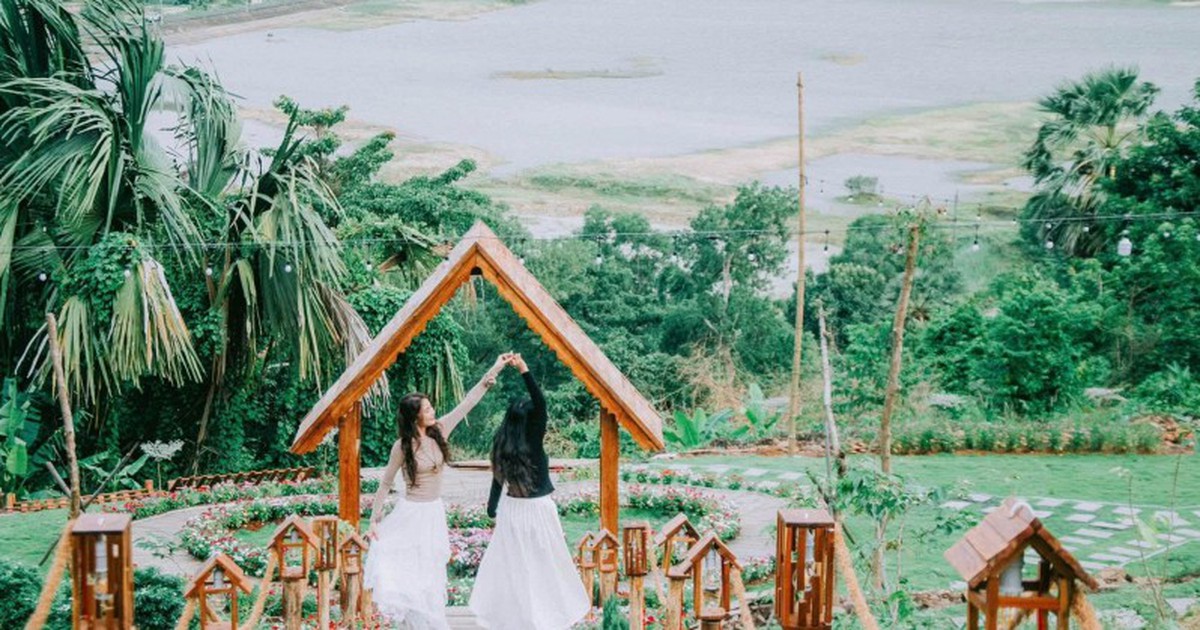 Tiệm cà phê hot nhất Đồi Tà Pạ (An Giang) bị xử phạt, yêu cầu tháo dỡ: Hơn 900m² đất rừng phòng hộ bị sử dụng sai mục đích