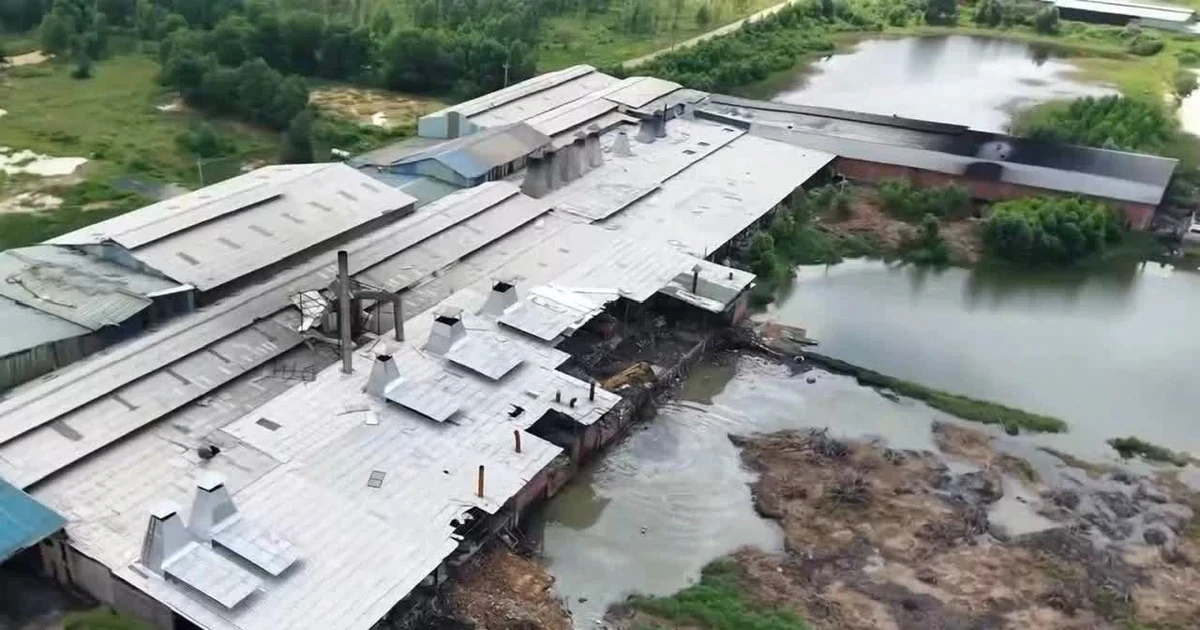 Khởi tố, bắt giam các bị can vụ chôn trái phép gần 600 tấn chất thải nguy hại