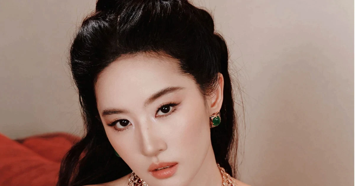Hồ Ngọc Hà xuất hiện bên Lưu Diệc Phi