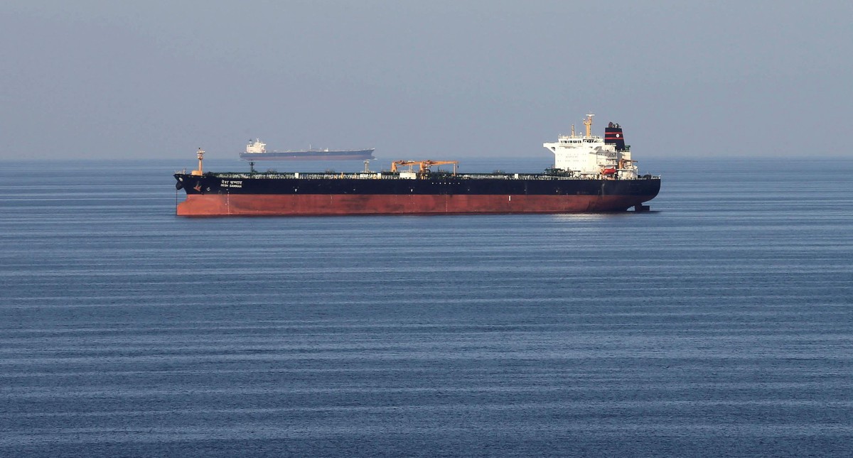 Dầu Brent tiến sát mốc 99 USD/thùng giữa "chảo lửa" Trung Đông