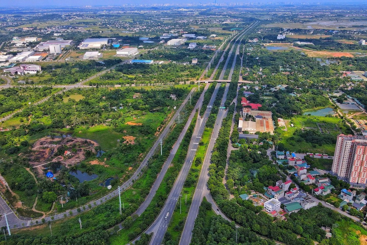 Đại lộ dài nhất, rộng nhất Việt Nam với 16 làn xe đẹp như Châu Âu được loạt “ông lớn” Vingroup, Masterise, MIK Group, CapitaLand… dồn dập đổ về xây gần 60 tòa nhà cao tầng