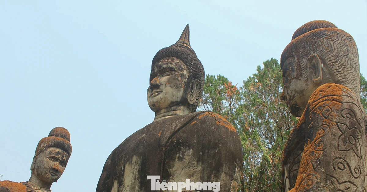 Điều kỳ bí trong khu vườn có hơn 200 pho tượng