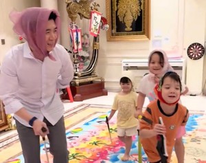 Hoàng Thùy Linh viết tiếp câu chuyện Việt Nam: Vũ trụ văn hóa "ra trò", thầy dùi là ai mà chao đảo cõi mạng? - Ảnh 14.