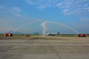 Đúng 12h trưa 23/10, sân bay Tân Sơn Nhất đón một vị khách lạ, ở đúng một đêm rồi đi - Ảnh 7.