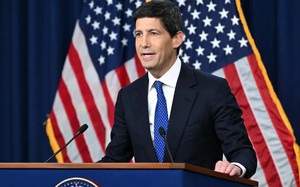 Mỹ liên tiếp phát tín hiệu với Nga: Washington bất ngờ muốn gỡ bỏ lệnh trừng phạt quỹ đầu tư lớn của Nga - Ảnh 3.