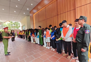 Nữ NSND đình đám gửi đơn đến cơ quan chức vì ký "hợp đồng kỳ nghỉ" - Ảnh 1.
