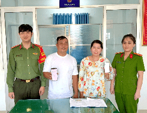 Tài khoản không sử dụng bất ngờ được cộng thêm 500 triệu đồng, công an, ngân hàng làm việc với Phạm Thị Minh - Ảnh 2.
